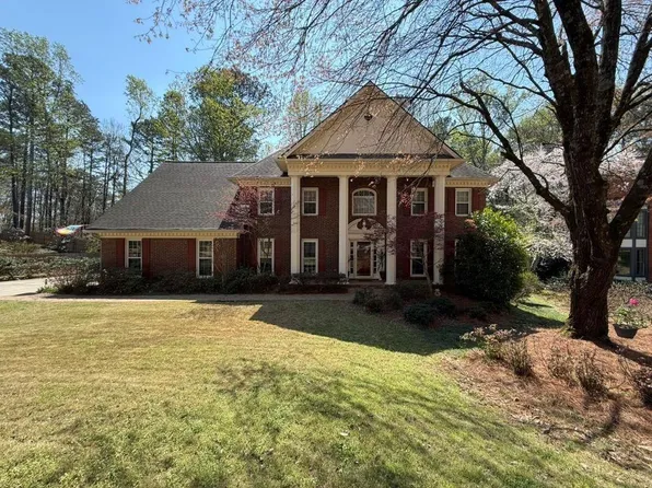 1695 Redbourne Dr, Sandy Springs, GA 30350