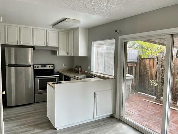 4th image of 8609 La Riviera Dr APT B