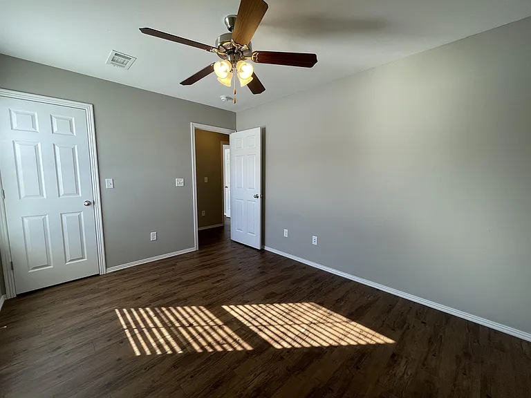 2902 SW Deerfield Blvd #2 — Photo 18