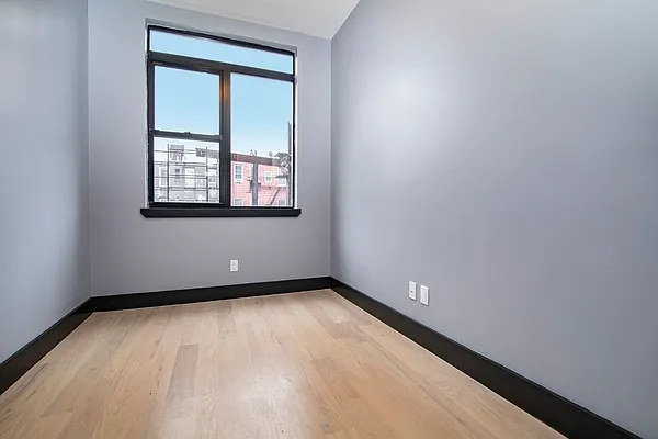 Rented by Nooklyn NYC LLC | media 21