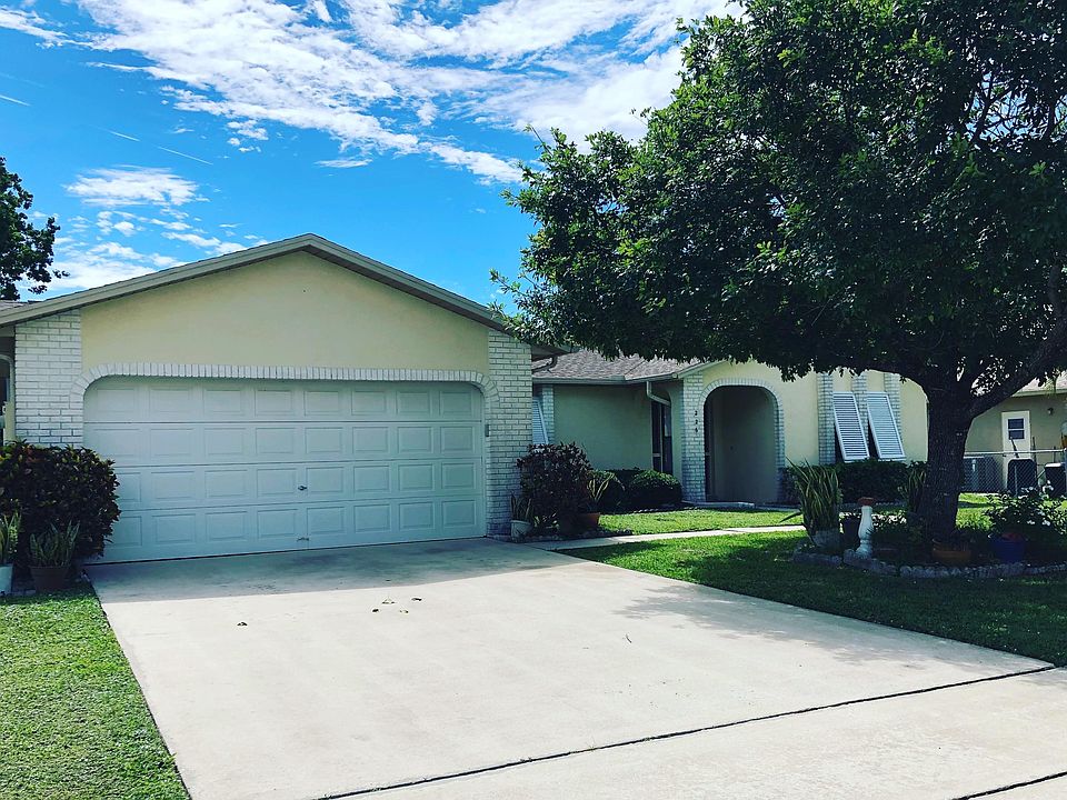 1st image of 226 Cinnamon Lake Cir