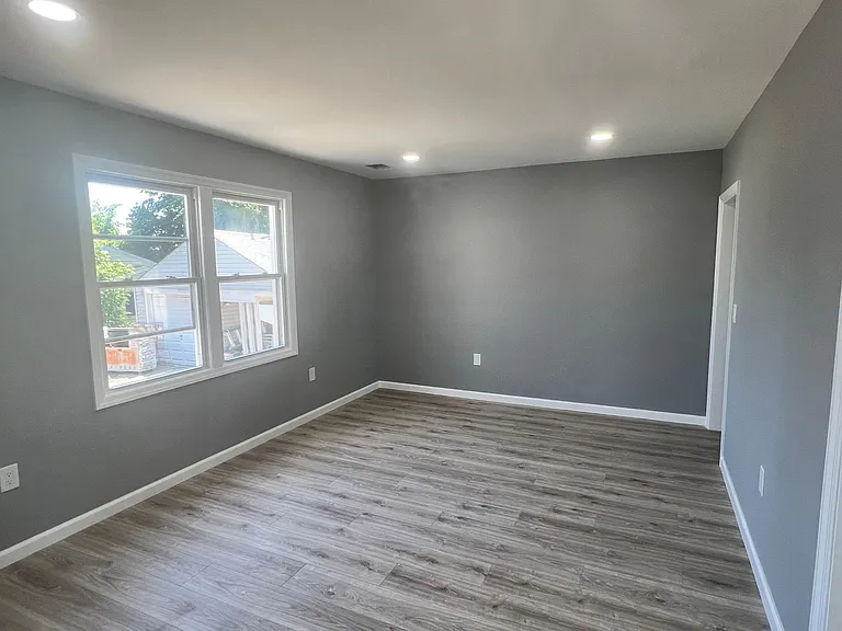 33 Obal Ave — Photo 4