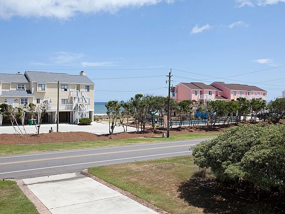3rd image of 1226 S Fort Fisher Boulevard
