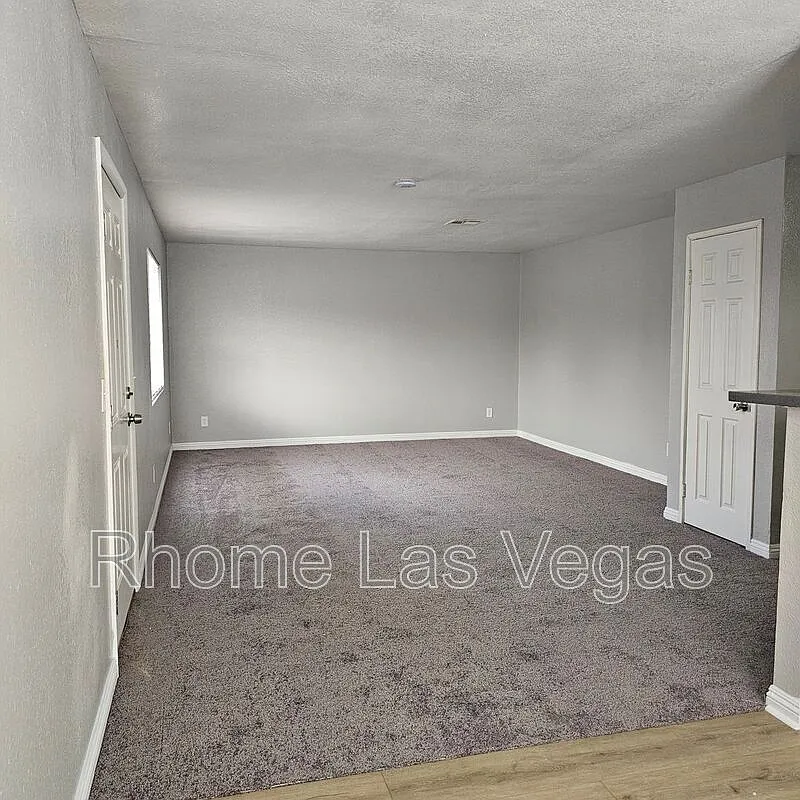 Building Photo - 4720 Cessna Ave #3