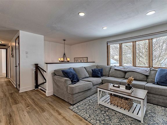 4th image of 114 McMahon Dr