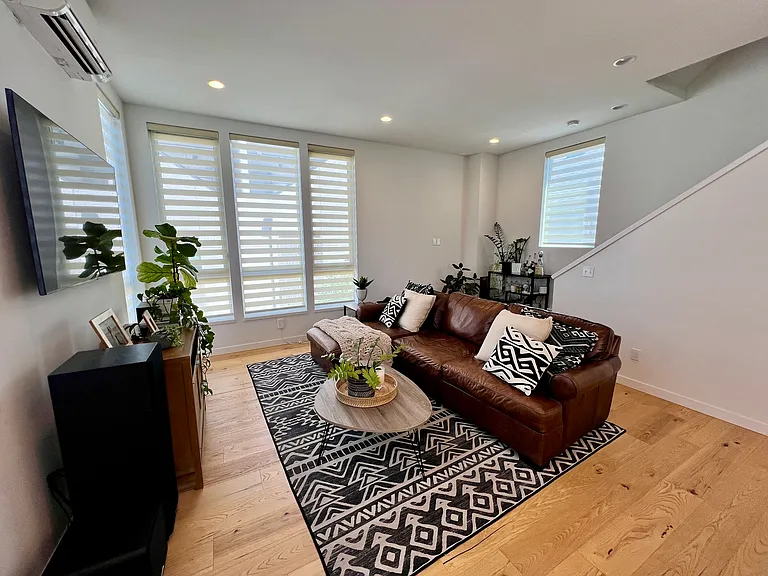 2609A SW Adams St — Photo 8
