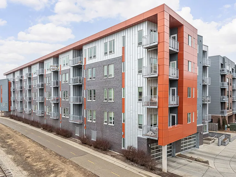 640 W Wilson St — Photo 14