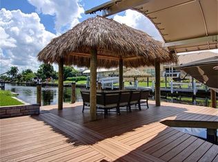 828 Miramar Ct, Cape Coral, FL 33904