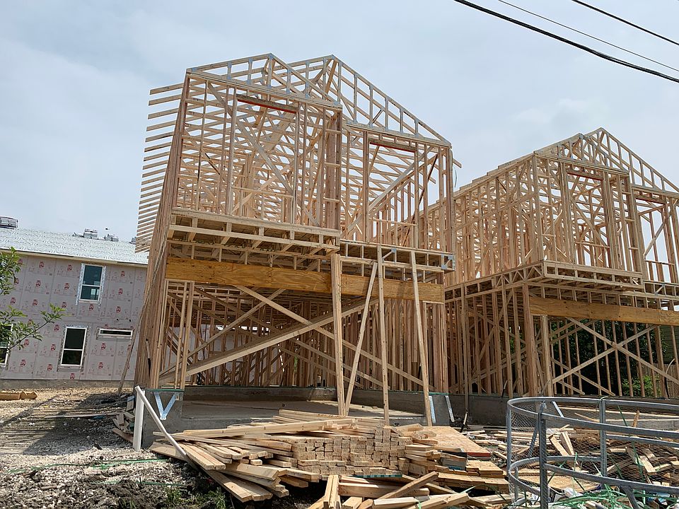 1st image of 1414 E Sandalwood Ln