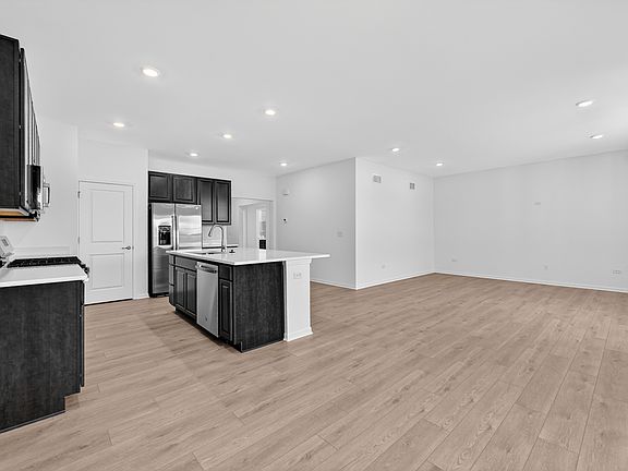 4th image of 25023 W Soldier Way