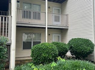 574 Candle Ln APT 203, Newport News, VA 23608