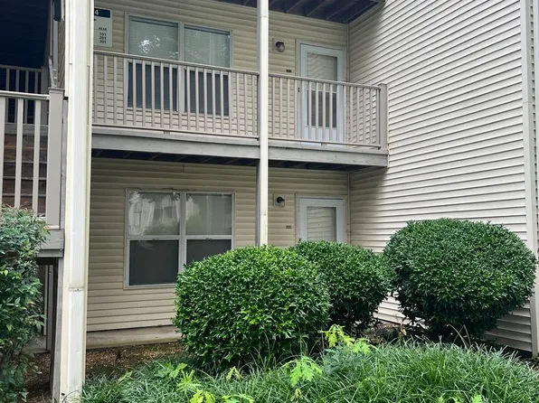 574 Candle Ln APT 203, Newport News, VA 23608