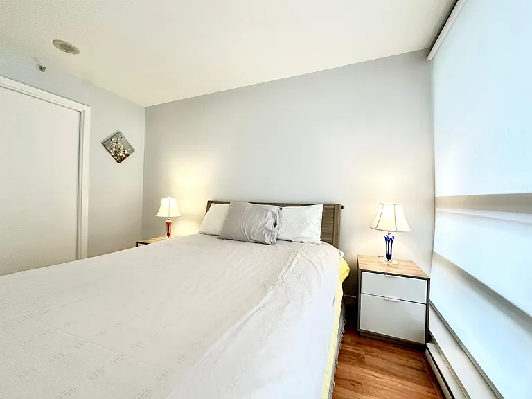 933 Hornby St #608 — Photo 15
