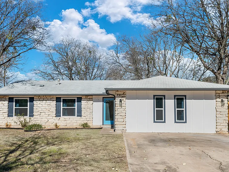 2306 Tamarisk Cir — Photo 31
