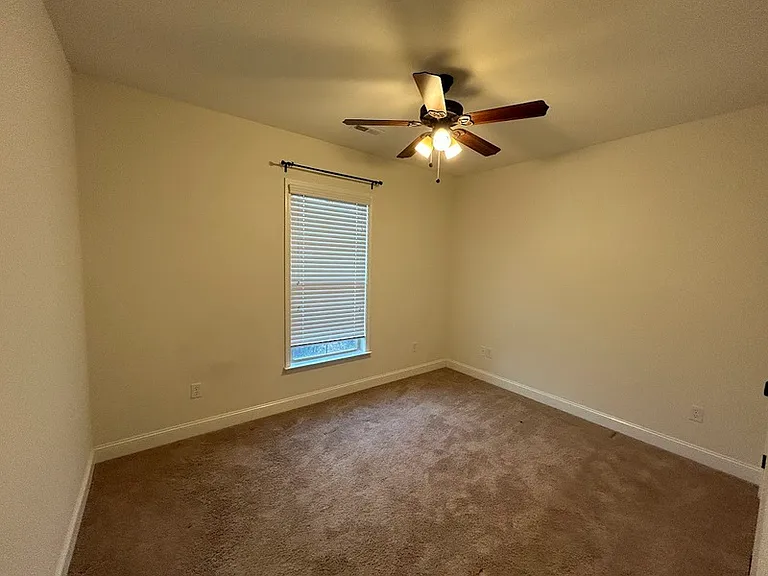 138 Riverfront Dr — Photo 13