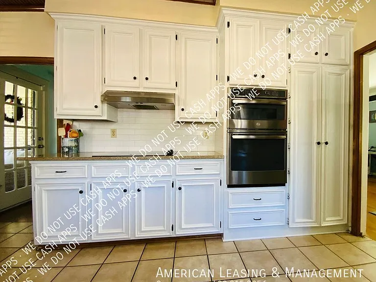 4820 Edgewood Ln — Photo 16