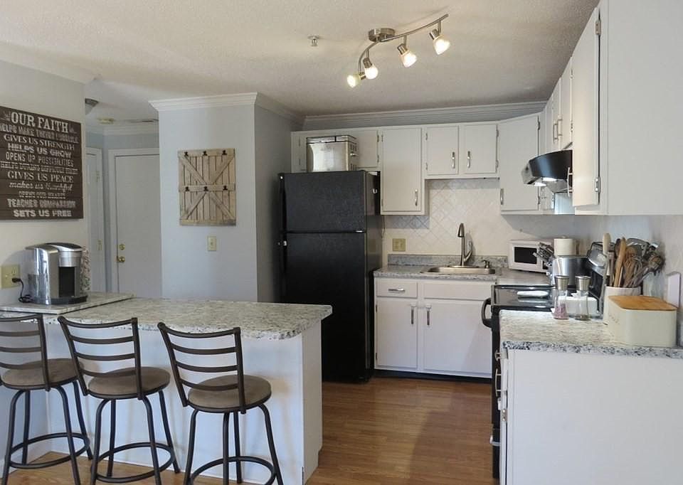 1st image of 308 Elmwood Dr Unit 308