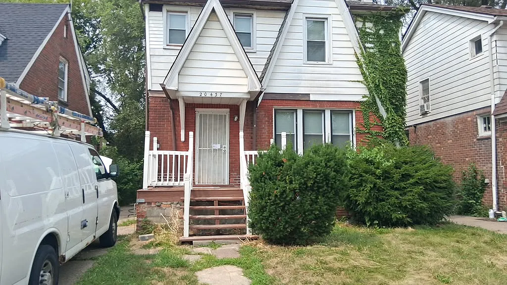 3 bed, 1152 sqft, $1,350 — Photo 1