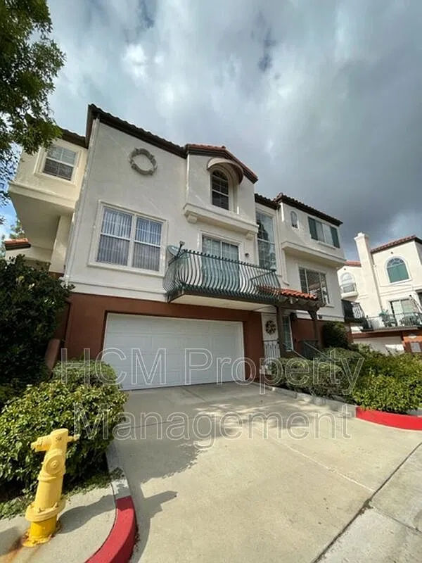 2 bed, 2.5 bath, 1198 sqft, $3,600 — Photo 1