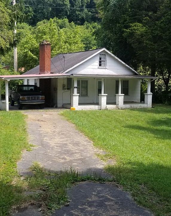 1st image of 161 Laurel St