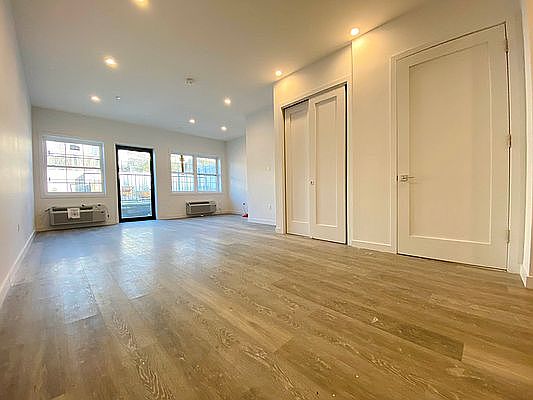 1st image of 1709 Park Pl #1B