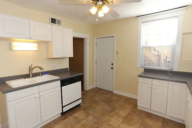 3316 N Southport Ave #1 — Photo 4