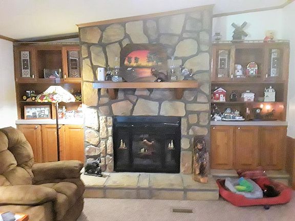 4th image of 3908 Oakwood Dr