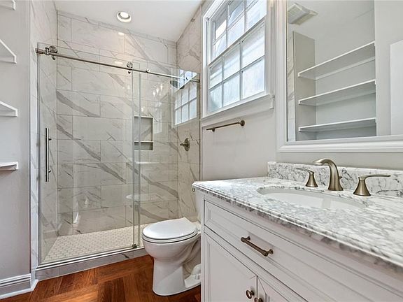 3rd image of 315 Henry Clay Ave