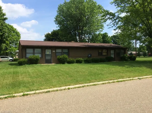 549 6th St SW, Strasburg, OH 44680