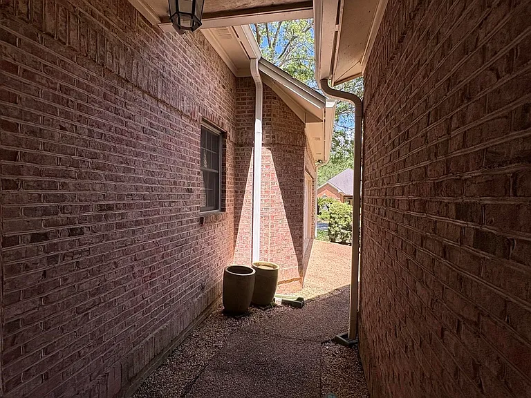 1661 Vintage Ridge Ct — Photo 43
