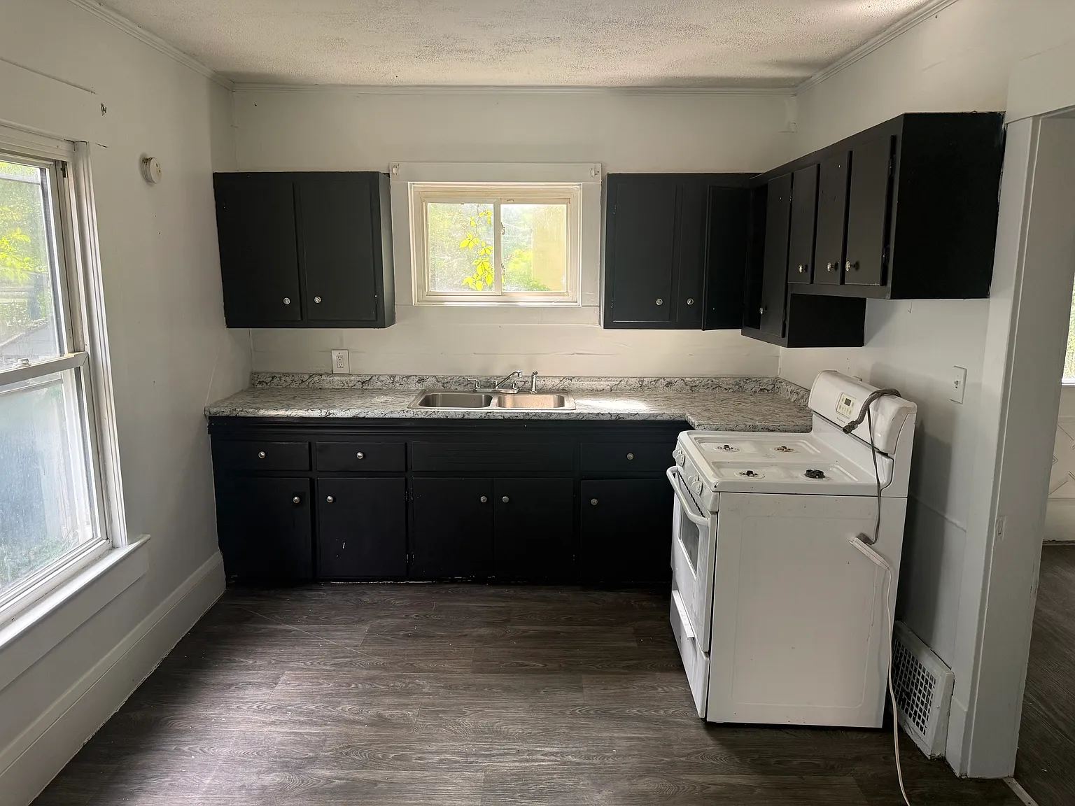 4 bed, 1373 sqft, $1,150 — Photo 3