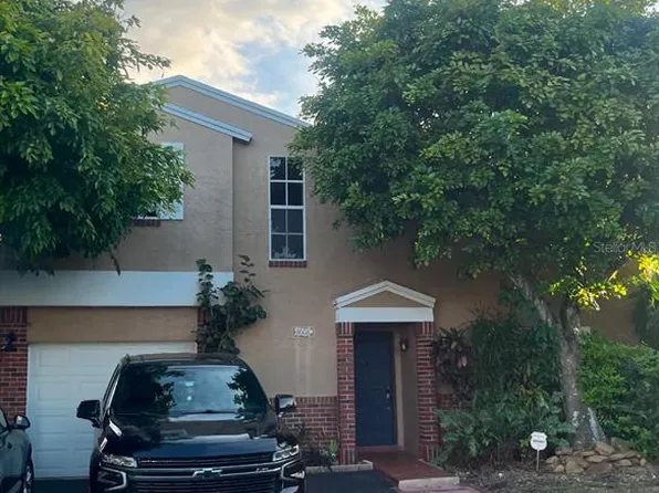 8608 NW 193rd Ter, Hialeah, FL 33015