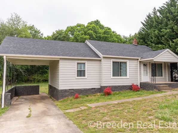 112 Woodman St, Morganton, NC 28655