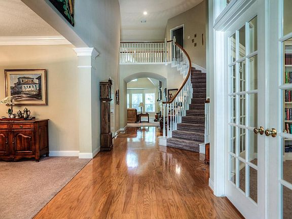 3rd image of 5515 Evergreen Valley Dr