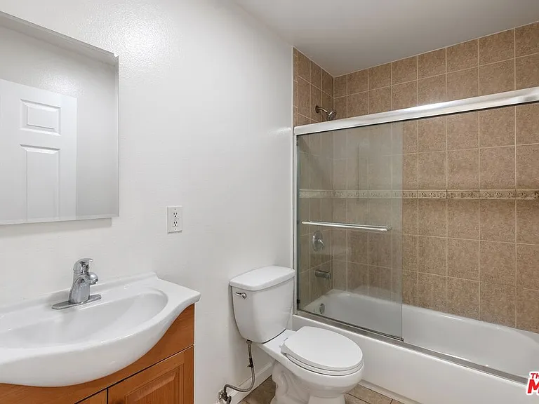 145 E Gage Ave — Photo 1
