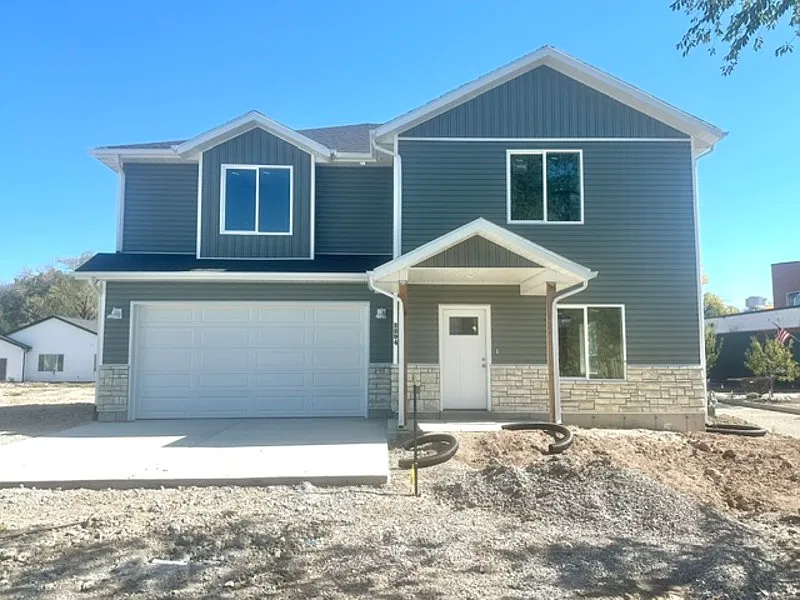 3 bed, 2.5 bath, $2,200 — Photo 1