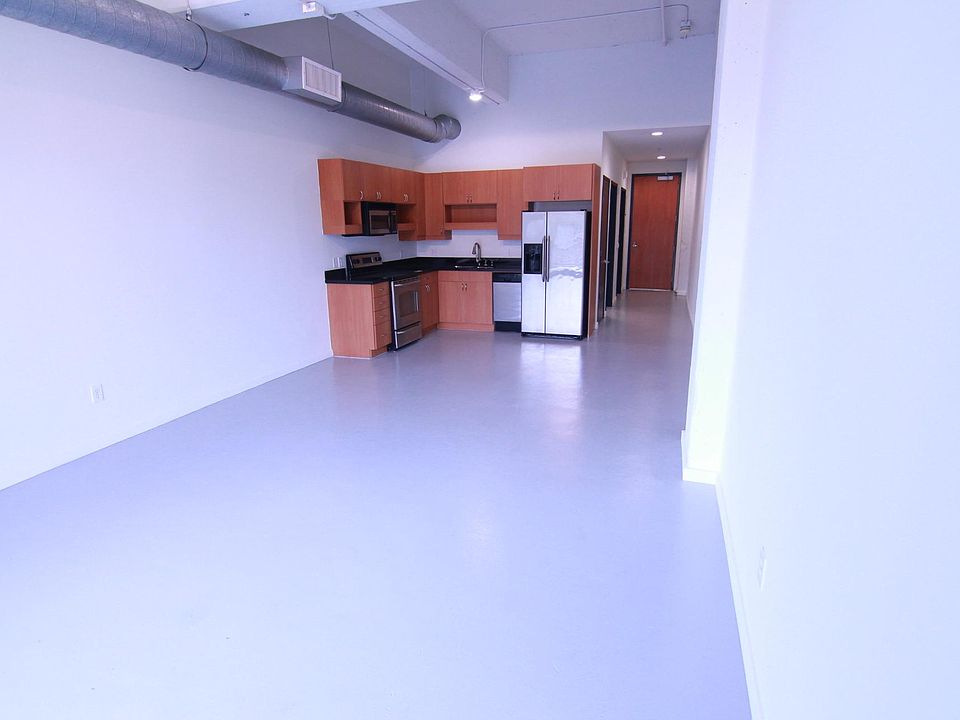 1st image of 1000 1/2 S Hope St #317