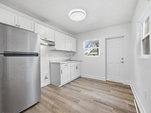 4th image of 1009 W WASHINGTON STREET
