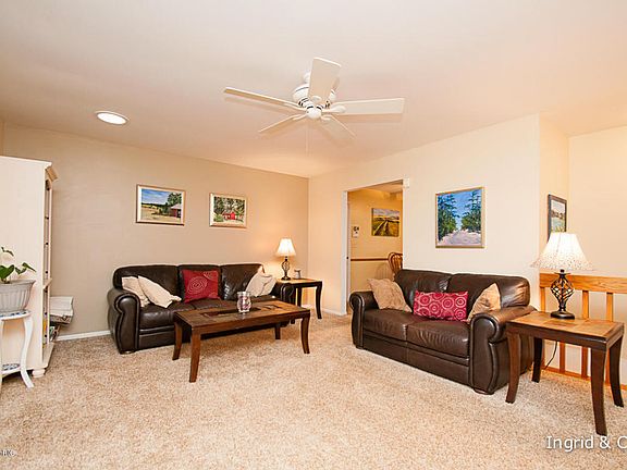 3rd image of 2781 Johnathan Ave NE