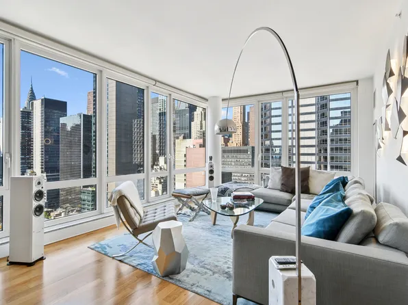 250 East 53rd Street image 4 of 13