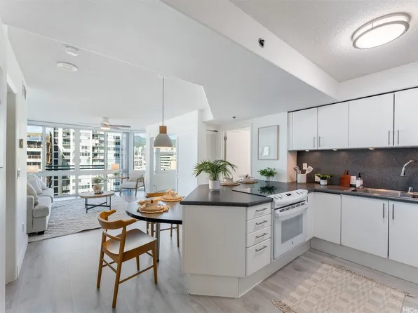 801 S King St APT 1208, Honolulu, HI 96813