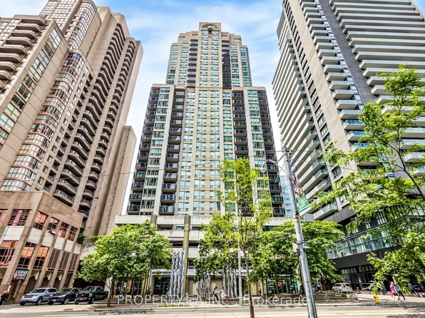 750 Bay St, Toronto, ON