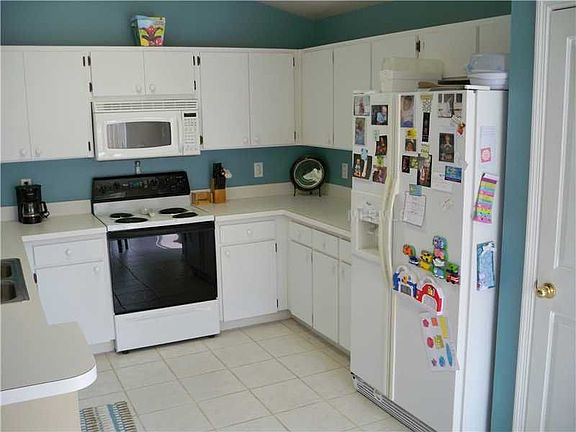 3rd image of 11304 Stacey Lee Ct