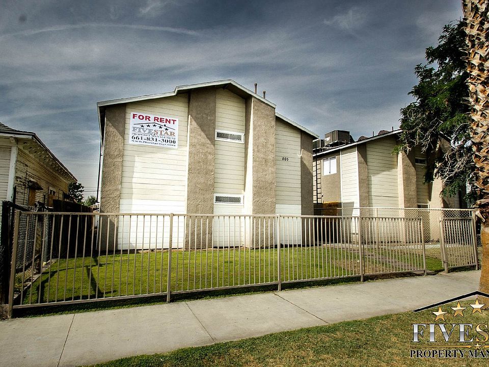 Street View of Apartment Building