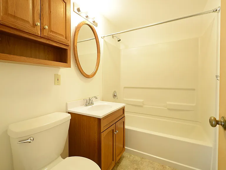 509 11th Avenue NE 4-Plex in Residential Neighborhood — Photo 16