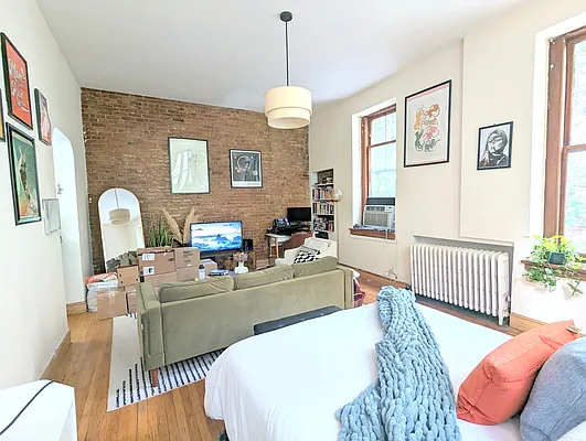 Rented by Manhattan Spaces | media 21