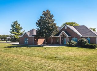 10050 Vintage Ln, Rolla, MO 65401