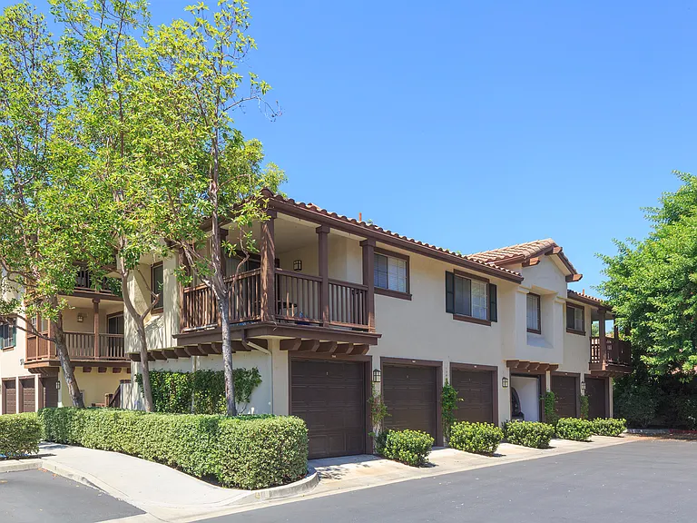 Rancho Mariposa Apartment Homes — Photo 10