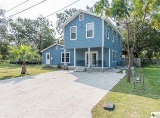 1228 Fischer St, Gonzales, TX 78629