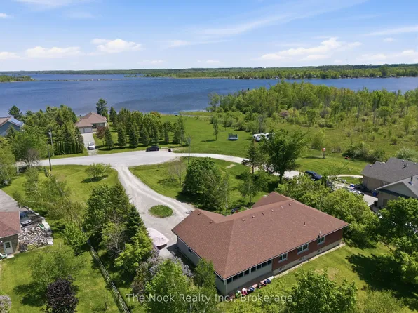 4 McGillivray Ln, Kawartha Lakes, ON L0K 1B0